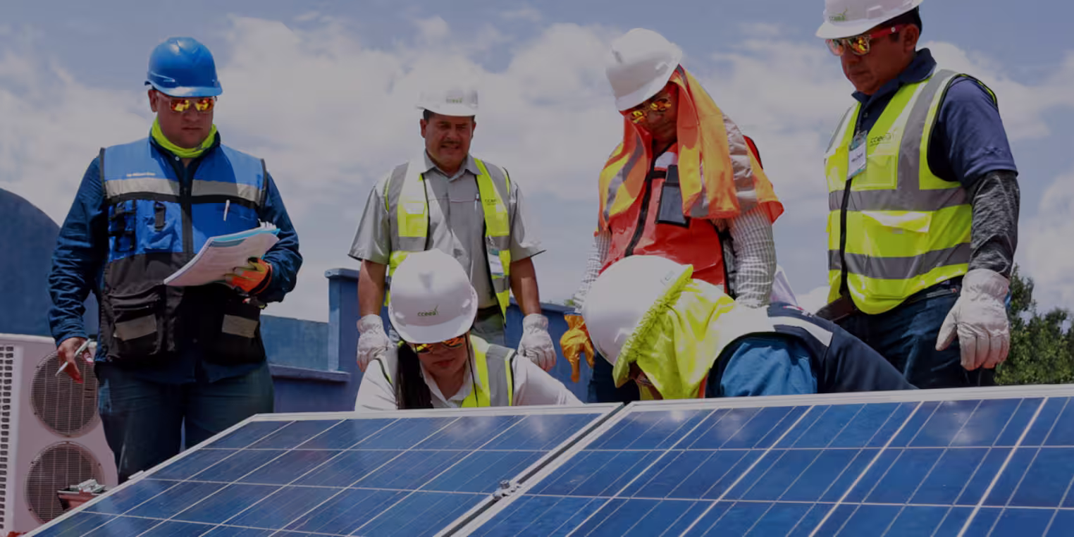 Capacitacion técnica, líder en energías renovables dirigida a personas, comunidades y negocios de México y America latina
